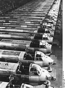 ju_88_montage-220px-bundesarchiv_bild_146-1980-122-26_flugzeuge.jpg